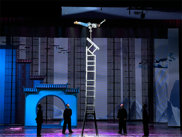 Red Theatre Beijing Acrobatics